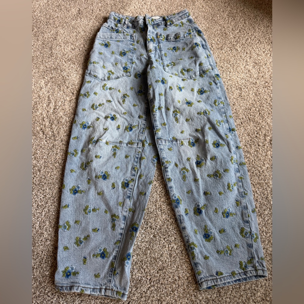 Avec Les Filles Women's Blue Floral Embroidered Relaxed Tapered Jeans | Size 25 - Picture 8 of 11